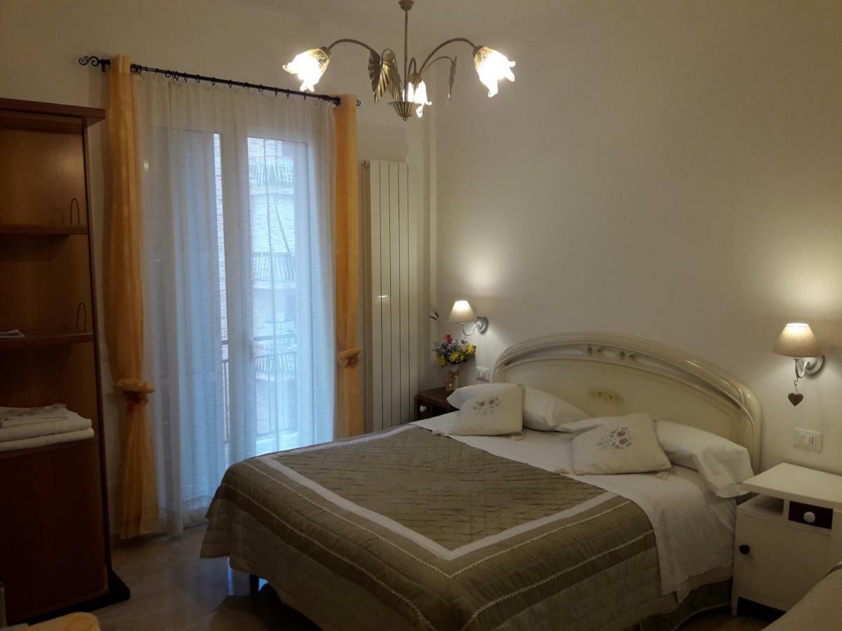 Affittacamere Sorrento Ventimiglia Exteriér fotografie